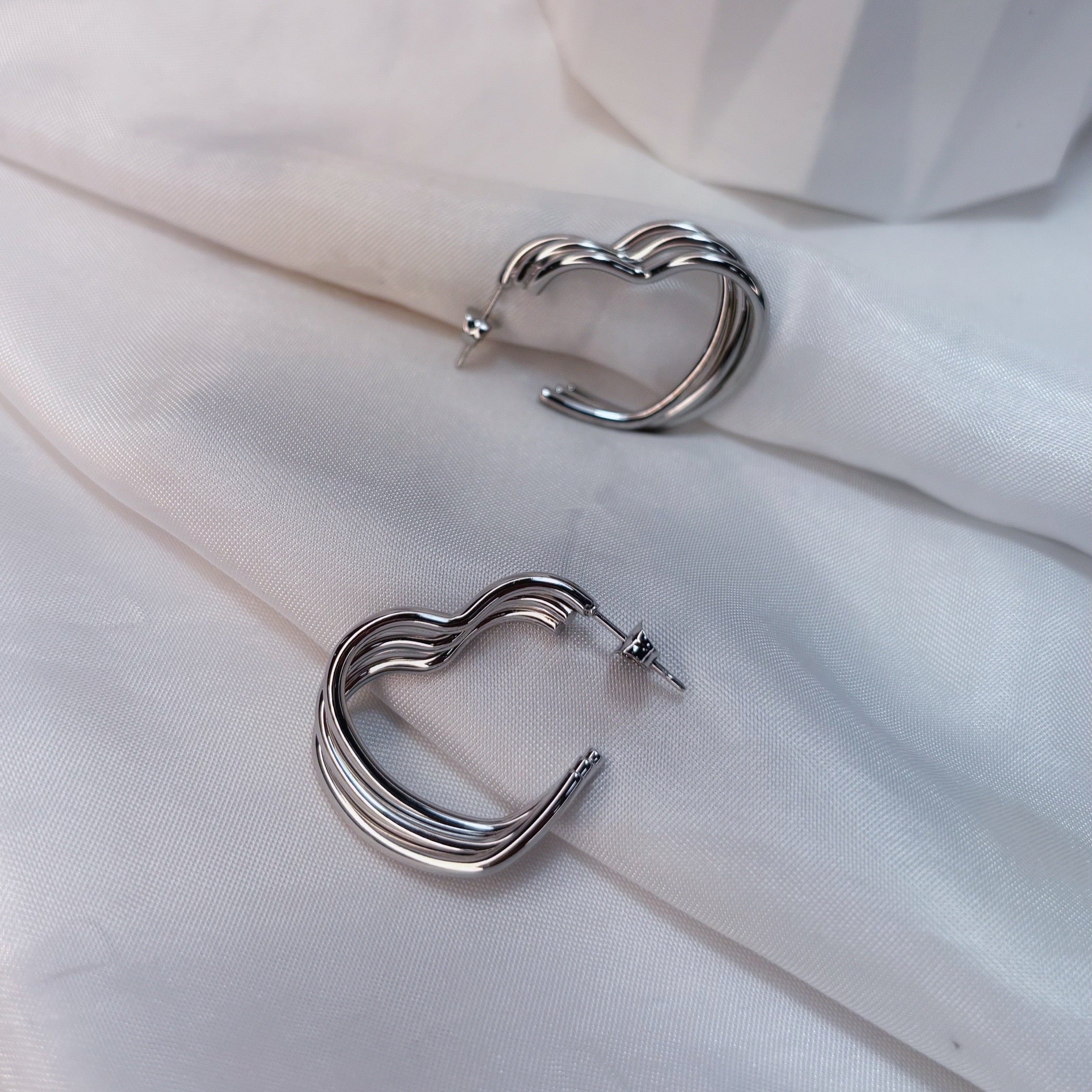 Argola 3 fios coração sobreposto