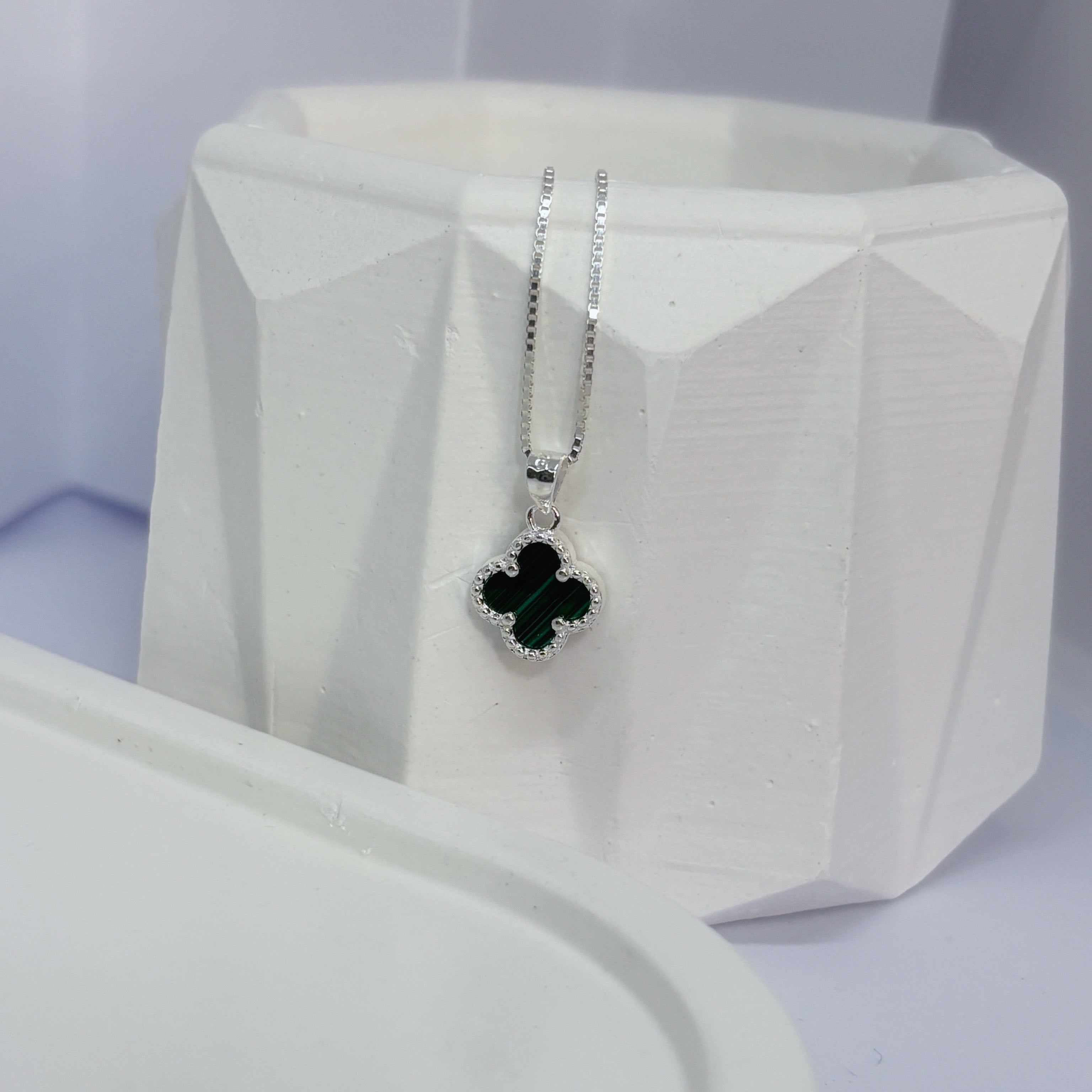 Colar inspiração trevo