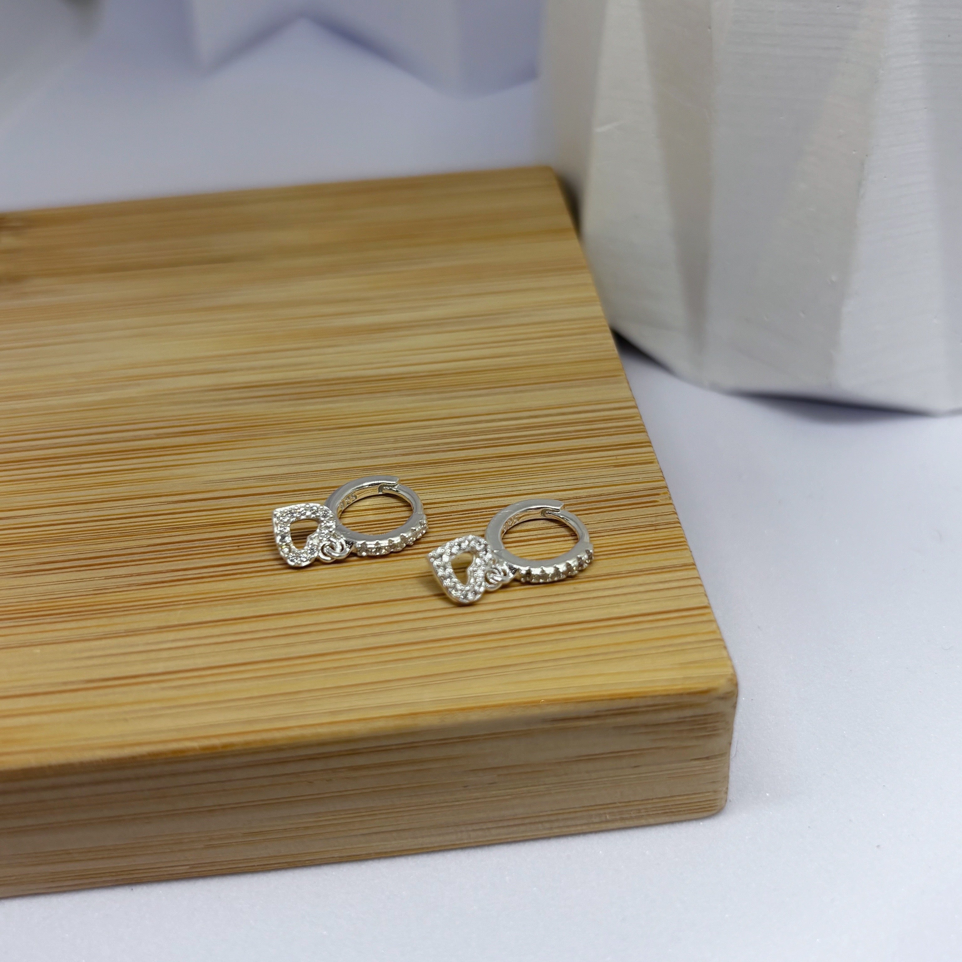 Argola click coração prata 925