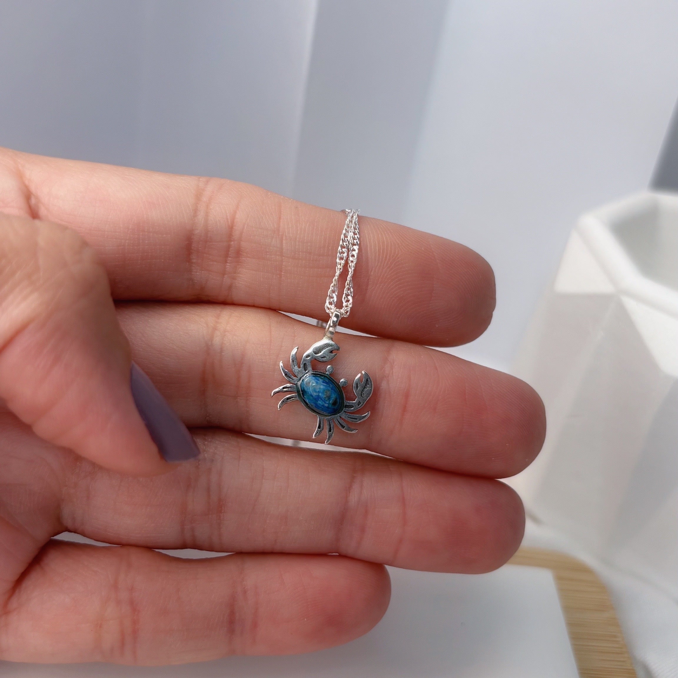 Colar caranguejo com pedra natural prata 925