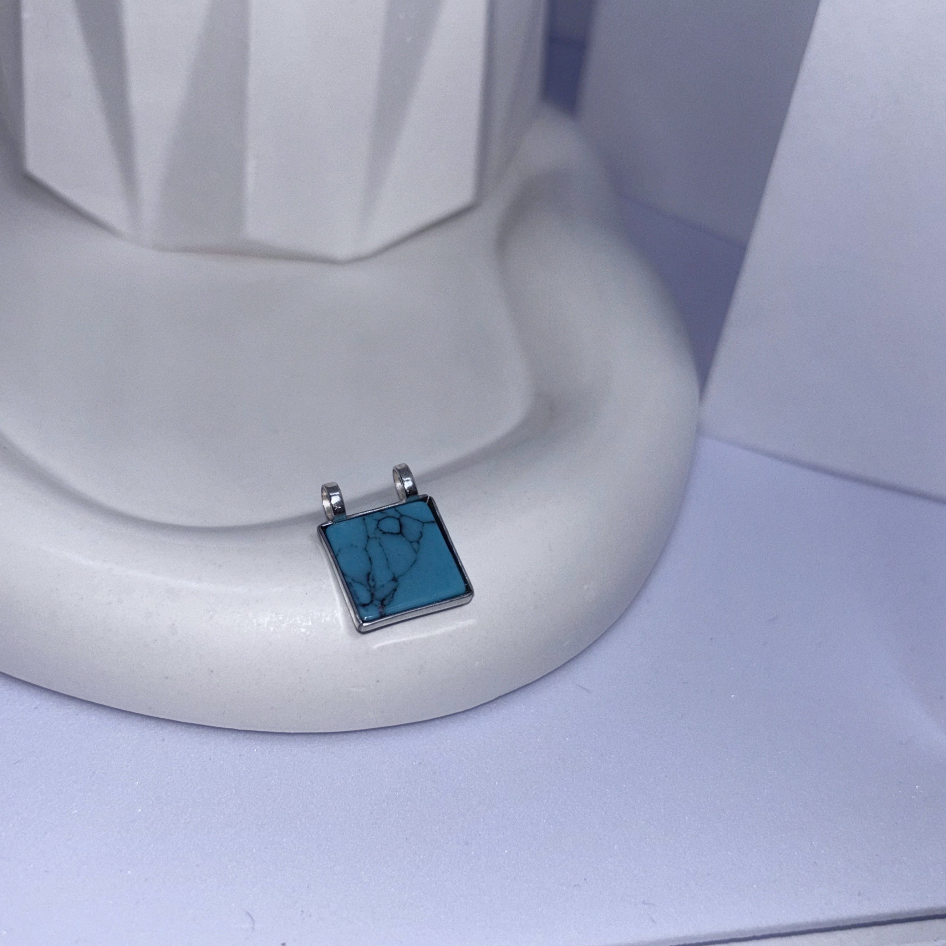 Pingente prata tartaruga e pedra turquesa prata 925