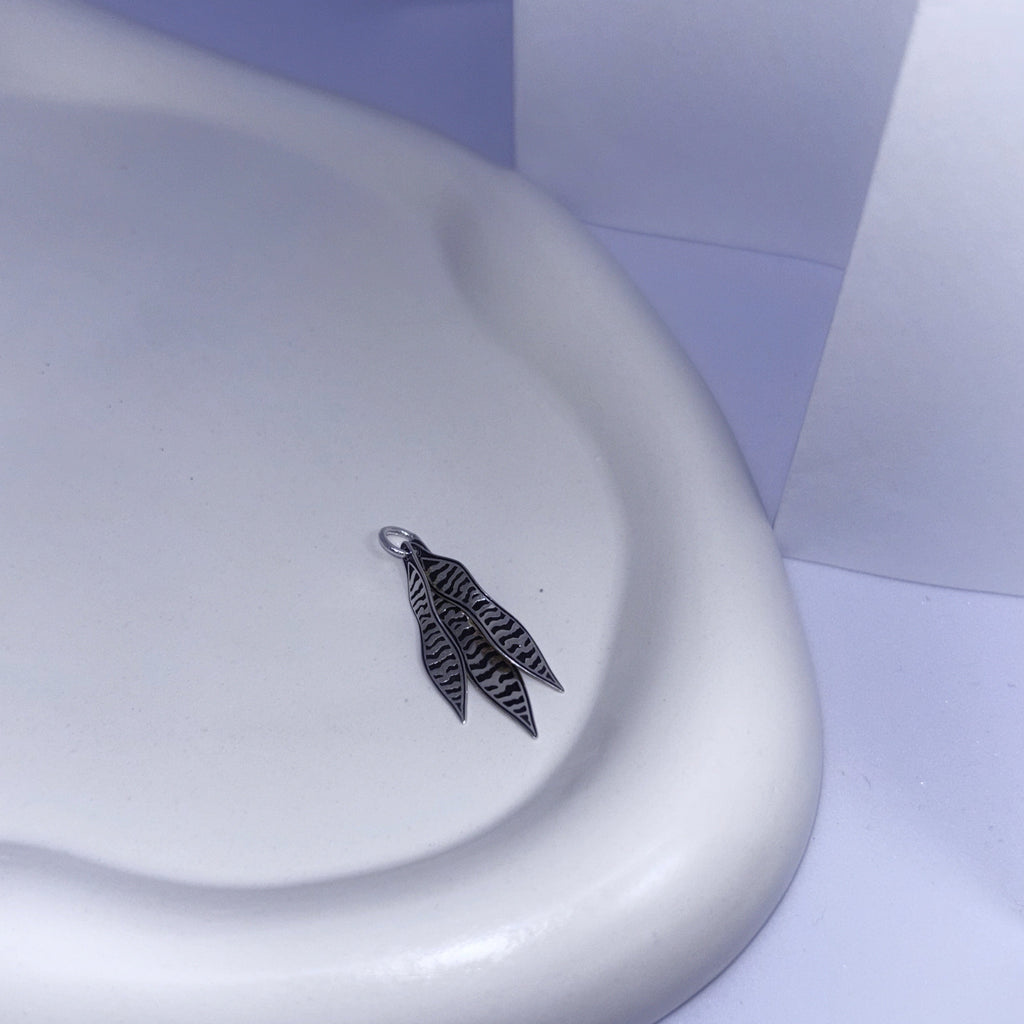 Pingente de Prata Patuá espada de São Jorge prata 925